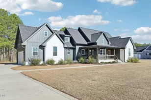 140 Thorntons Creek Dr, Erwin, NC 28339 - Photo 2