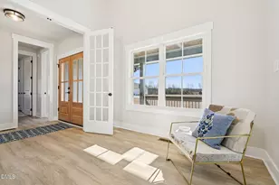 140 Thorntons Creek Dr, Erwin, NC 28339 - Photo 4