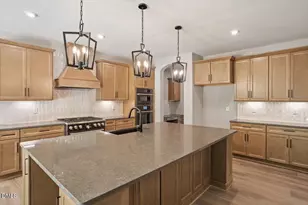136 Ogden Cir, Clayton, NC 27527 - Photo 4