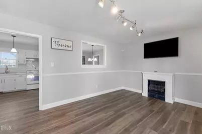 208 S Webb Street, Selma, NC 27576 - Photo 4