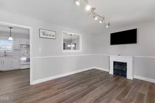 208 S Webb St, Selma, NC 27576 - Photo 4