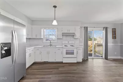 208 S Webb Street, Selma, NC 27576 - Photo 6