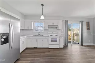 208 S Webb St, Selma, NC 27576 - Photo 6