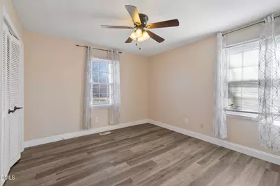 208 S Webb Street, Selma, NC 27576 - Photo 10