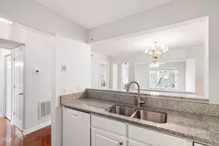 1210 Westview Ln, Raleigh, NC 27605 - Photo 8