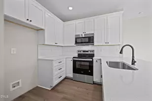 206 S Wall St, Benson, NC 27504 - Photo 8
