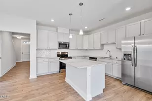 600 Barrington Row Ave, Zebulon, NC 27597 - Photo 4