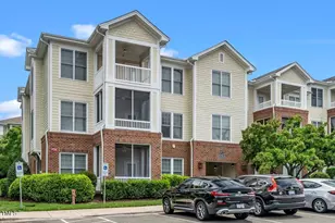 734 Portstewart Dr, Cary, NC 27519 - Photo 2
