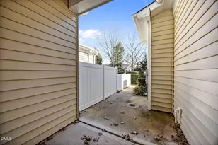 2728 Cloud Mist Cir, Raleigh, NC 27614 - Photo 4