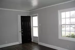105 S Elizabeth St, Henderson, NC 27536 - Photo 2