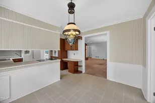 818 Colonial Dr, Burlington, NC 27215 - Photo 12