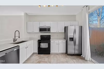 1733 Sorrell Brook Way, Raleigh, NC 27609 - Photo 8