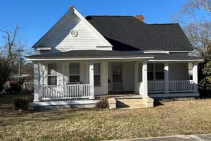 119 E Sycamore St, Zebulon, NC 27597 - Photo 2