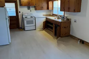 119 E Sycamore St, Zebulon, NC 27597 - Photo 10