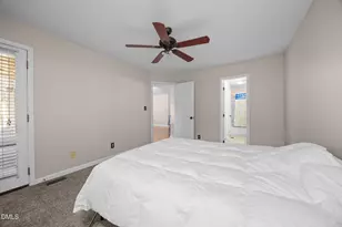 135 Boldleaf Ct, Cary, NC 27513 - Photo 16