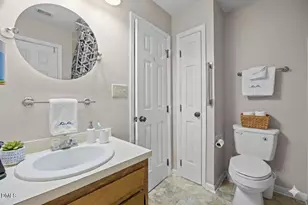 135 Boldleaf Ct, Cary, NC 27513 - Photo 24