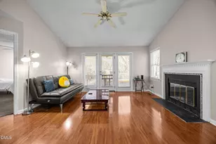 135 Boldleaf Ct, Cary, NC 27513 - Photo 4