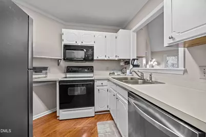 135 Boldleaf Court, Cary, NC 27513 - Photo 6