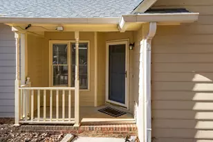 135 Boldleaf Ct, Cary, NC 27513 - Photo 2