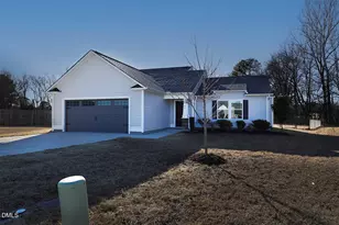 62 Flip Flop Cir, Four Oaks, NC 27524 - Photo 2