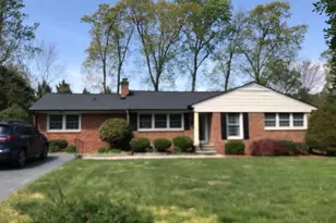 2153 Canterbury Dr, Burlington, NC 27215 - Photo 1