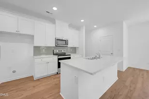 319 Providence Crk Dr, Fuquay Varina, NC 27526 - Photo 10