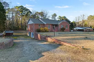 209 Arlington Cir, Sanford, NC 27330 - Photo 4