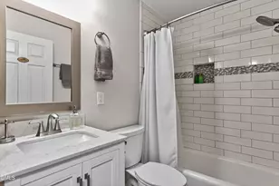 1000 Brighthurst Dr, Raleigh, NC 27605 - Photo 10