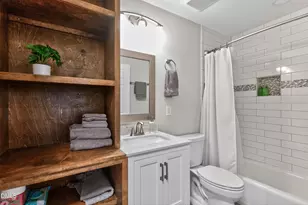 1000 Brighthurst Dr, Raleigh, NC 27605 - Photo 24