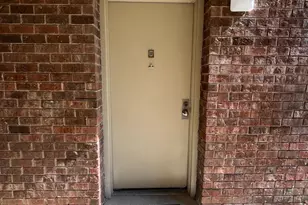 500 Umstead Dr, Chapel Hill, NC 27516 - Photo 2