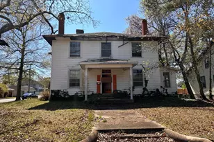 733 Tarboro St, Rocky Mount, NC 27801 - Photo 1