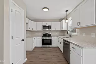 113 Chatham Ct, Archer Lodge, NC 27527 - Photo 14