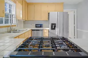 137 Amesbury Ln, Cary, NC 27511 - Photo 4