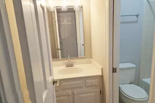 1306 Hampshire Ct, Raleigh, NC 27612 - Photo 20