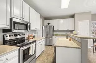 610 Wakehurst Dr, Cary, NC 27519 - Photo 10