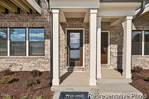 240 Periwinkle Pl, Clayton, NC 27527 - Photo 2