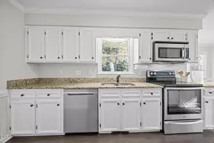 2124 Longwood Dr, Raleigh, NC 27612 - Photo 16