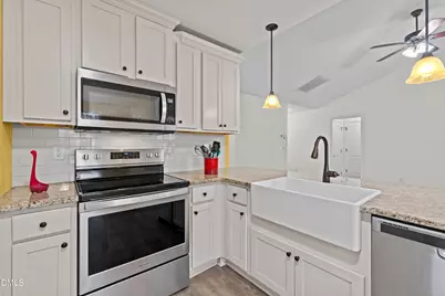 102 Lakeview Drive, Four Oaks, NC 27524 - Photo 12