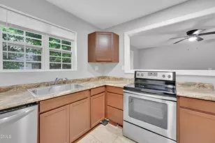 205 E 13th St, Greenville, NC 27858 - Photo 20