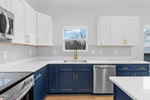 608 W Holt St, Mebane, NC 27302 - Photo 8