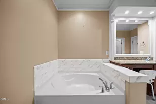 2705 Jamestown Ct, Burlington, NC 27215 - Photo 14