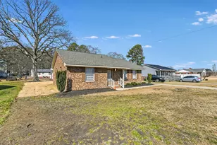 306 Chicopee Rd, Benson, NC 27504 - Photo 2