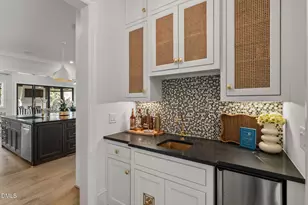 812 Manchester Dr, Raleigh, NC 27609 - Photo 14