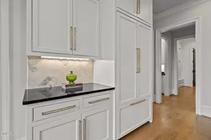 812 Manchester Dr, Raleigh, NC 27609 - Photo 12