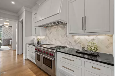 812 Manchester Drive, Raleigh, NC 27609 - Photo 2