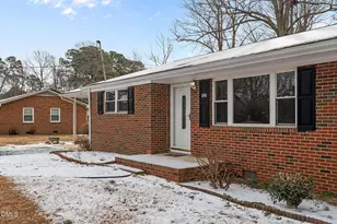 527 Glenwood Dr, Sanford, NC 27330 - Photo 6