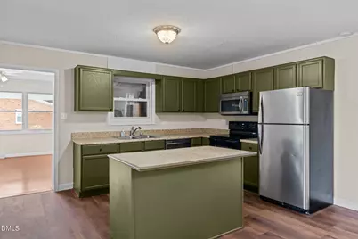 527 Glenwood Drive, Sanford, NC 27330 - Photo 14