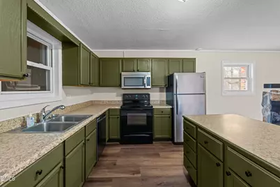 527 Glenwood Drive, Sanford, NC 27330 - Photo 16