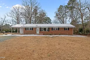527 Glenwood Dr, Sanford, NC 27330 - Photo 2