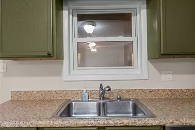 527 Glenwood Drive, Sanford, NC 27330 - Photo 18